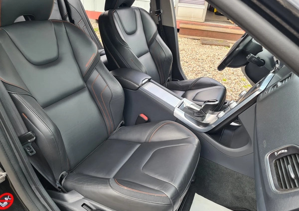 Volvo V60 cena 64900 przebieg: 122730, rok produkcji 2015 z Dziwnów małe 232